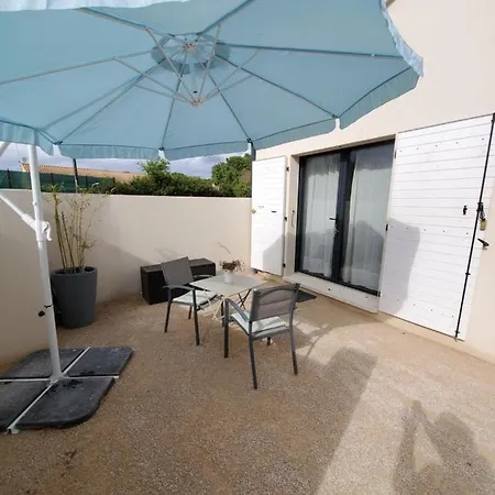Moderne Avec Extérieur